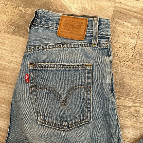 Levi’s Ribcage Straight Jeans - Picture 2 of 4